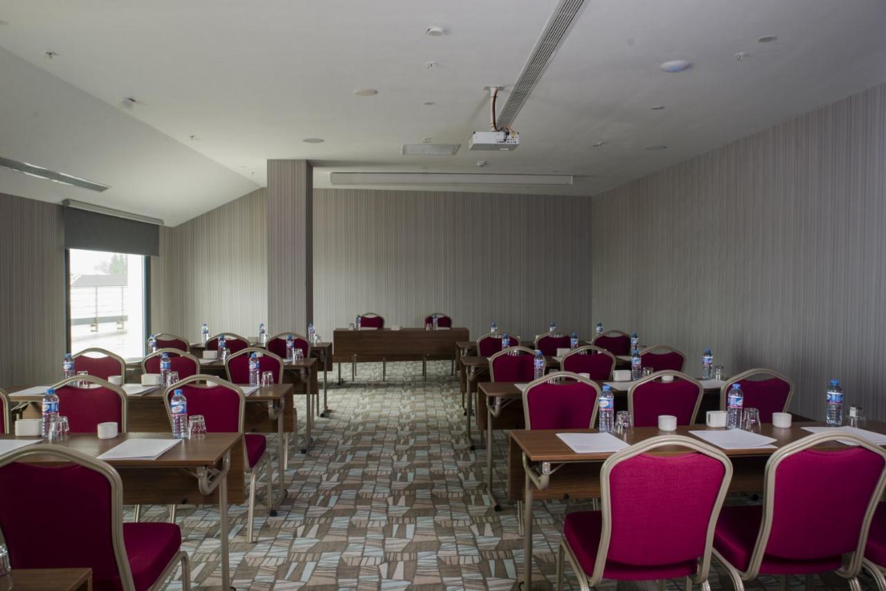Hotel Ramada By Wyndham Sakarya Hendek Zewnętrze zdjęcie